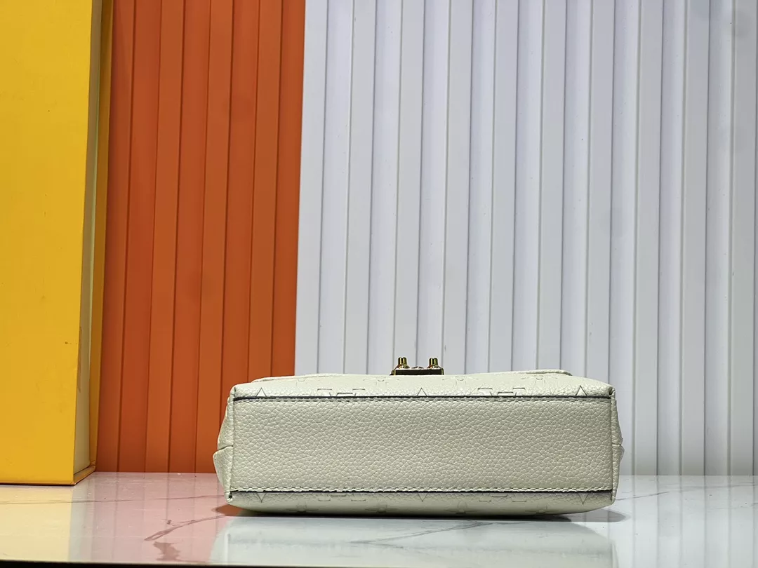 Louis Vuitton AAA Quality Handbags For Women Lightweight 5395 - Image 6