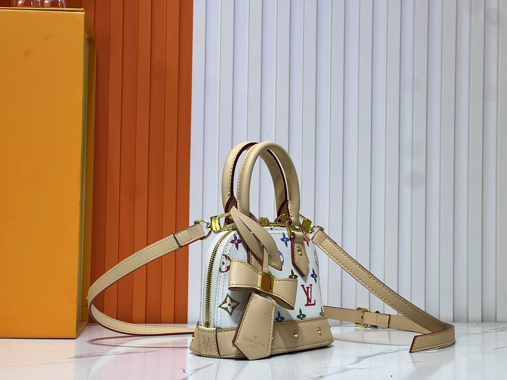 Louis Vuitton AAA Quality Handbags For Women Refined 9045