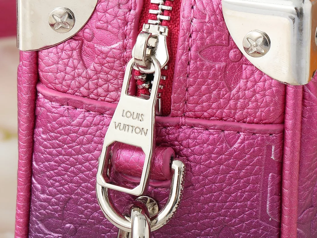 Louis Vuitton AAA Quality Messenger Bags For Unisex Durable 9138 - Image 7