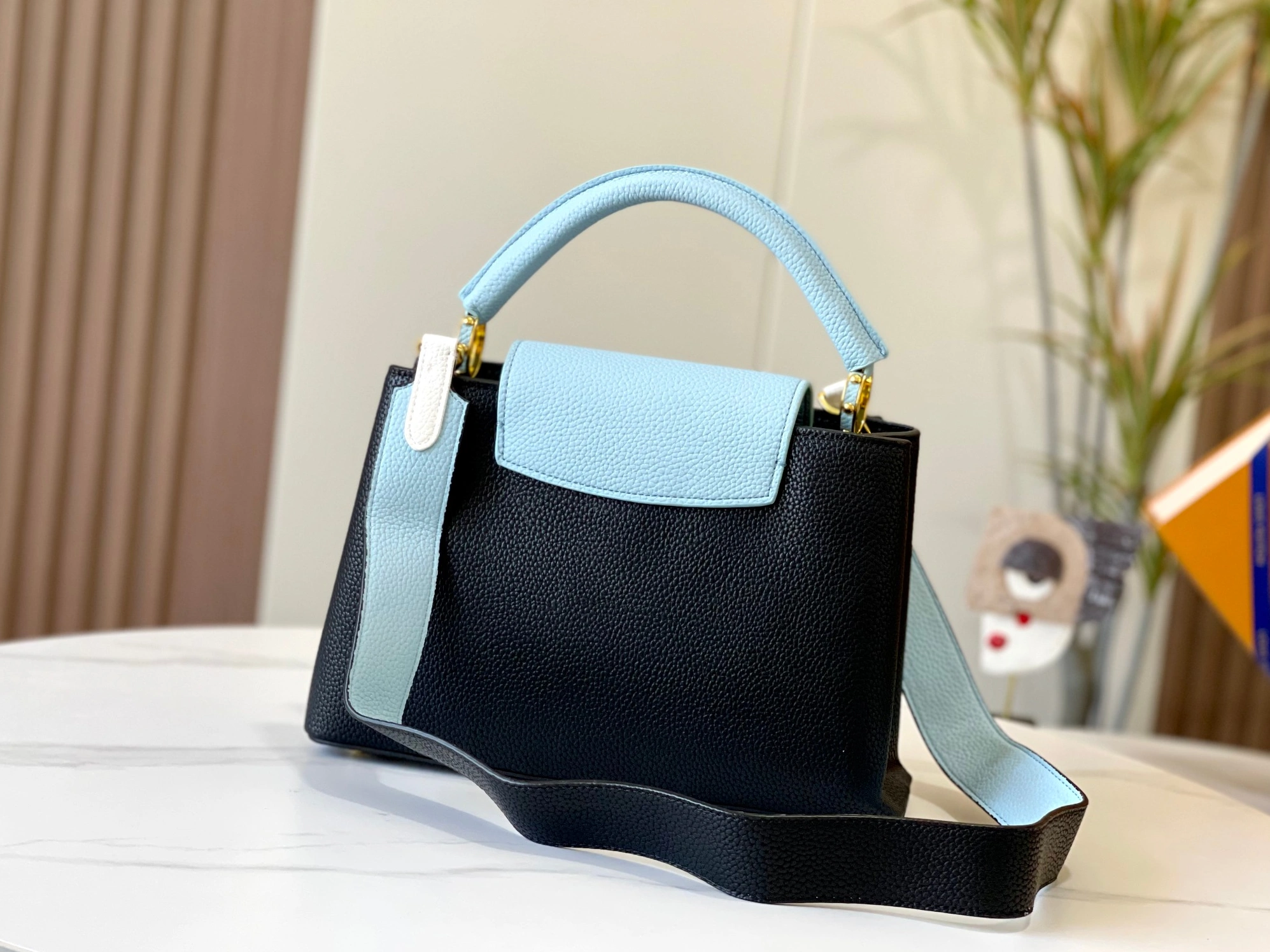 Louis Vuitton AAA Quality Messenger Bags For Women Breathable 9141