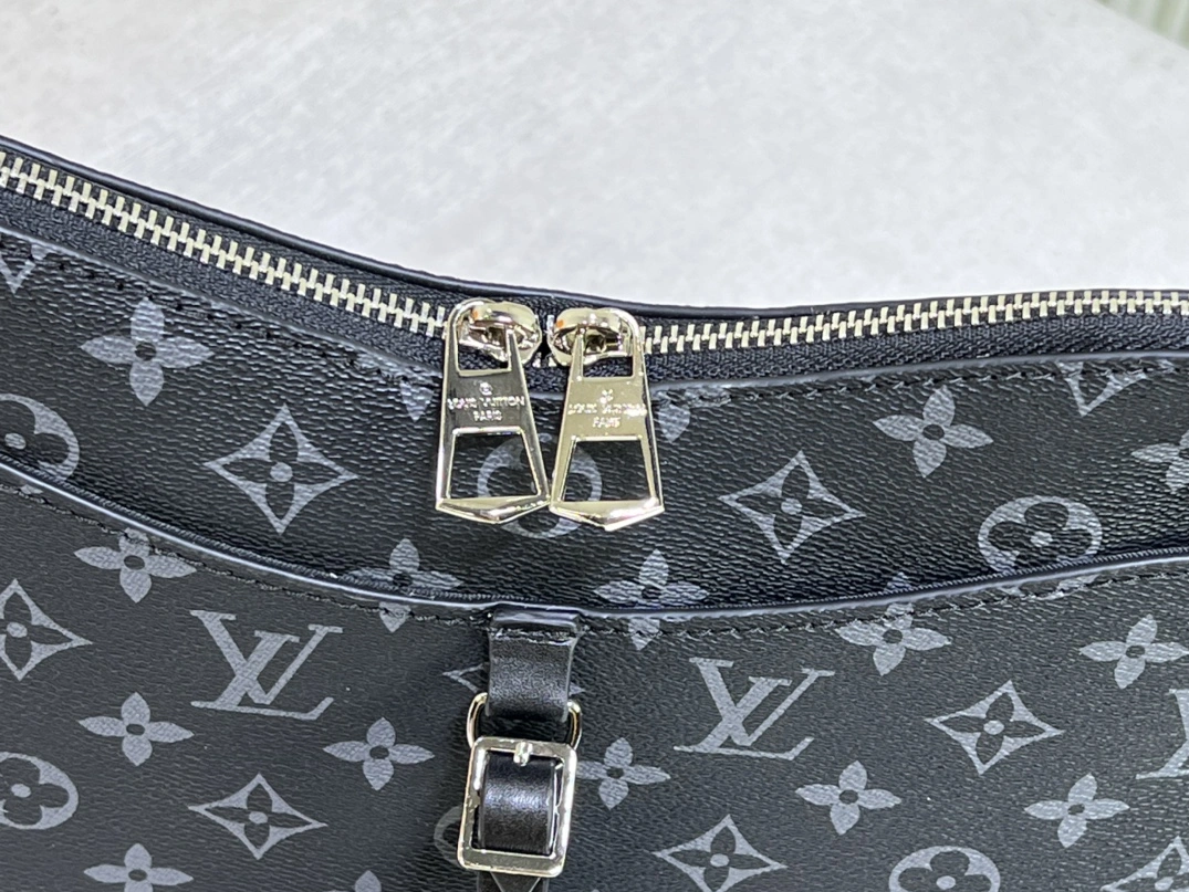 Louis Vuitton AAA Quality Messenger Bags For Women NewStyle 1187 - Image 3