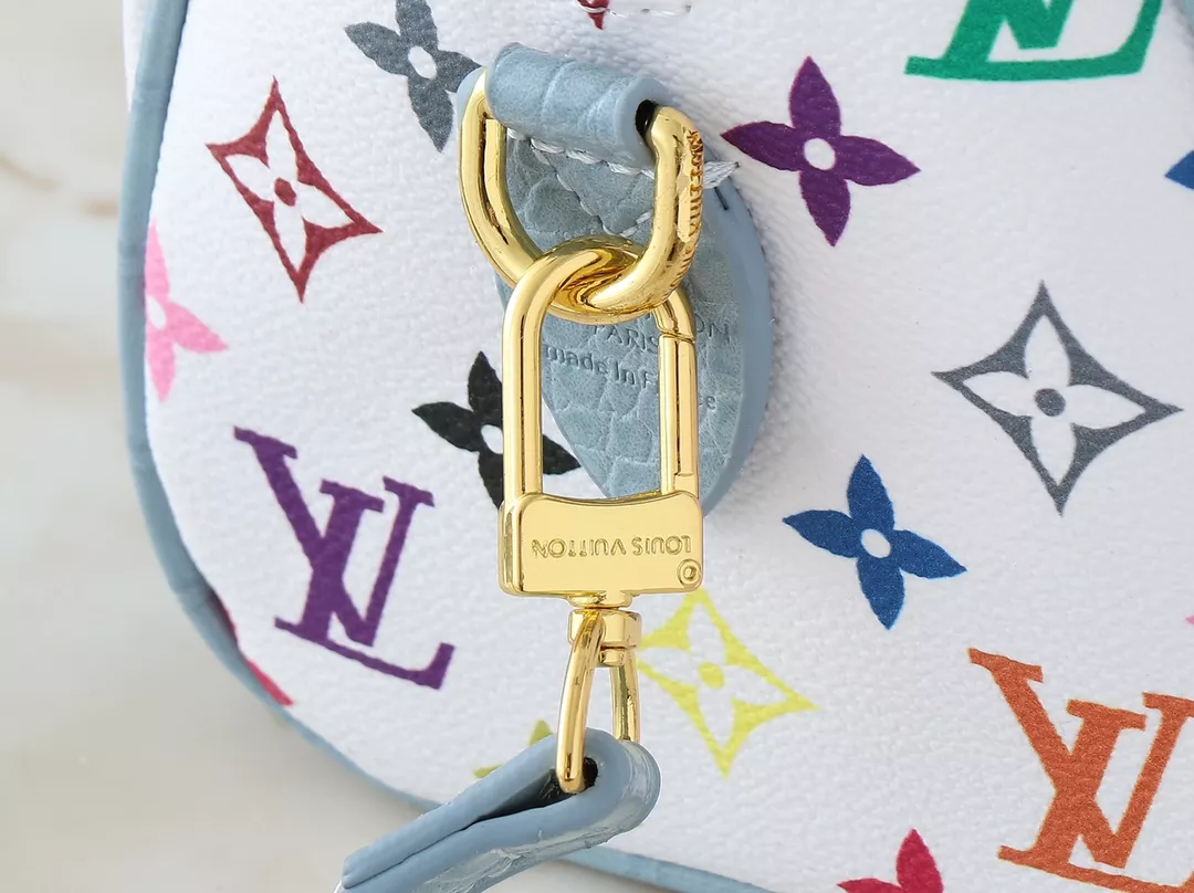 Louis Vuitton AAA Quality Messenger Bags For Women Practical 4605 - Image 7