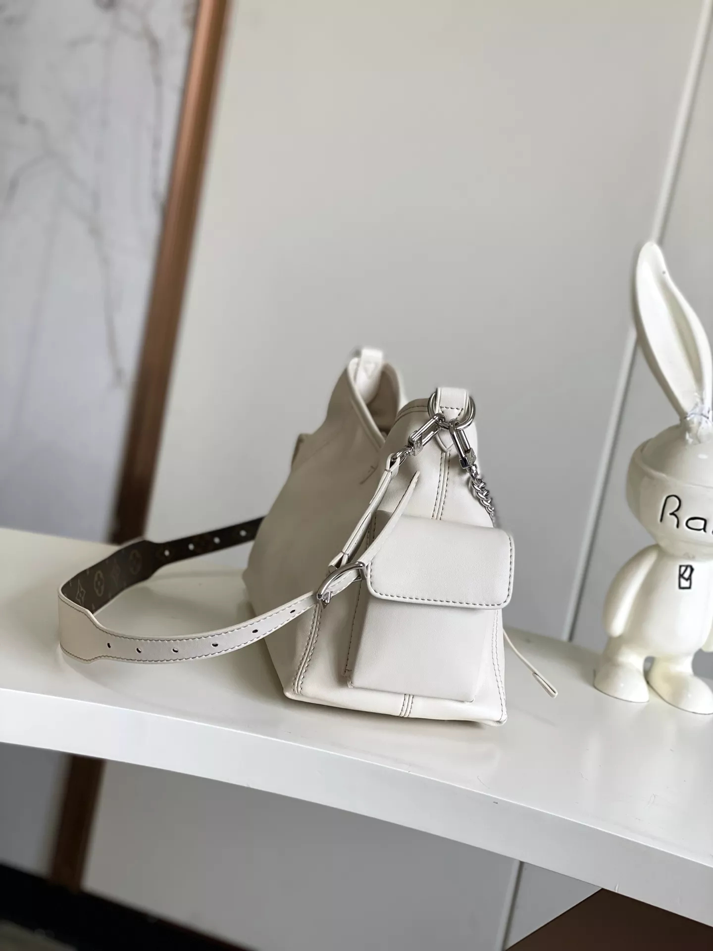 Louis Vuitton AAA Quality Shoulder Bags For Women Bold 7225