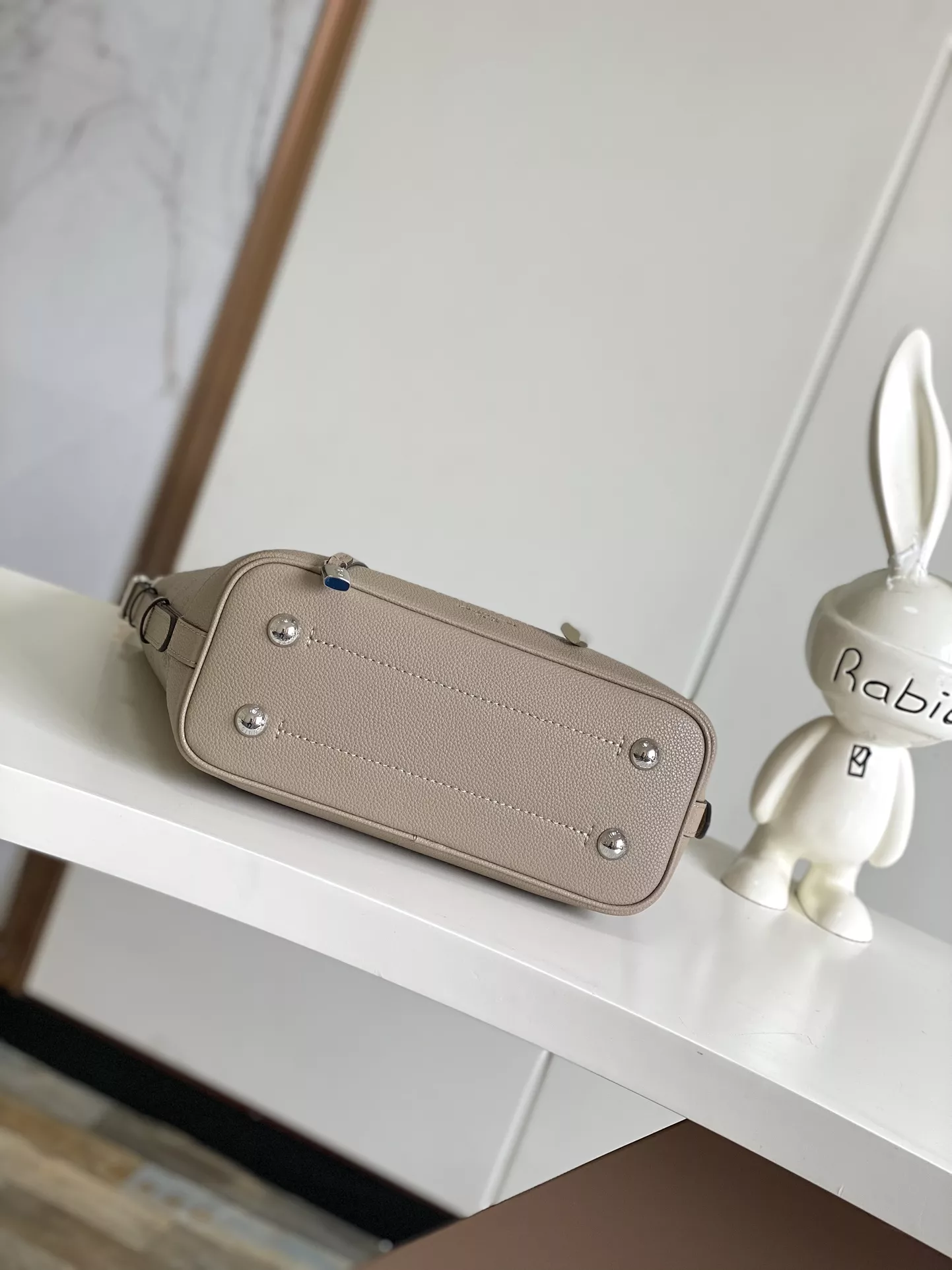 Louis Vuitton AAA Quality Shoulder Bags Practical 1337 - Image 4