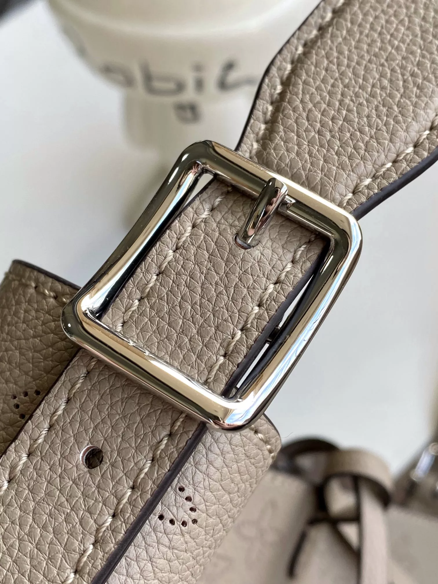 Louis Vuitton AAA Quality Shoulder Bags Practical 1337 - Image 5