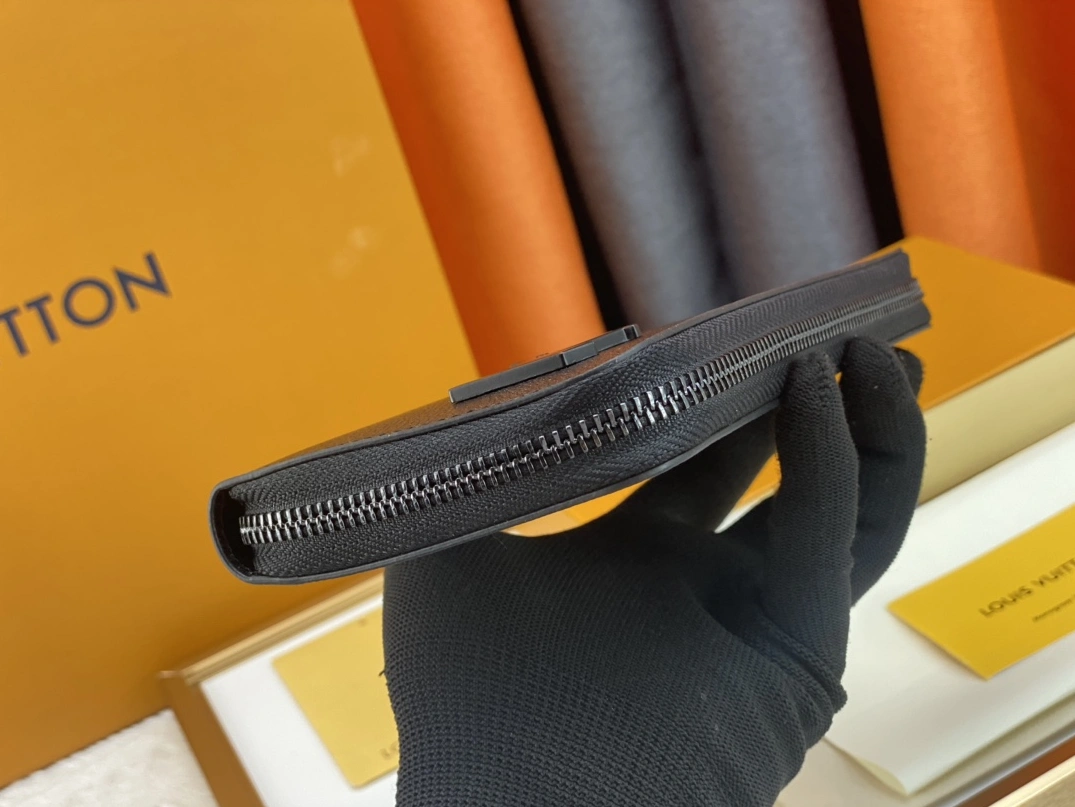 Louis Vuitton AAA Quality Wallets UrbanStyle 7401 - Image 3