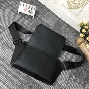 Louis Vuitton LV AAA Man Pockets Lightweight 2863