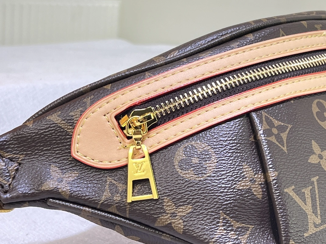 Louis Vuitton LV AAA Quality Belt Bags For Unisex Modern 3148 - Image 4