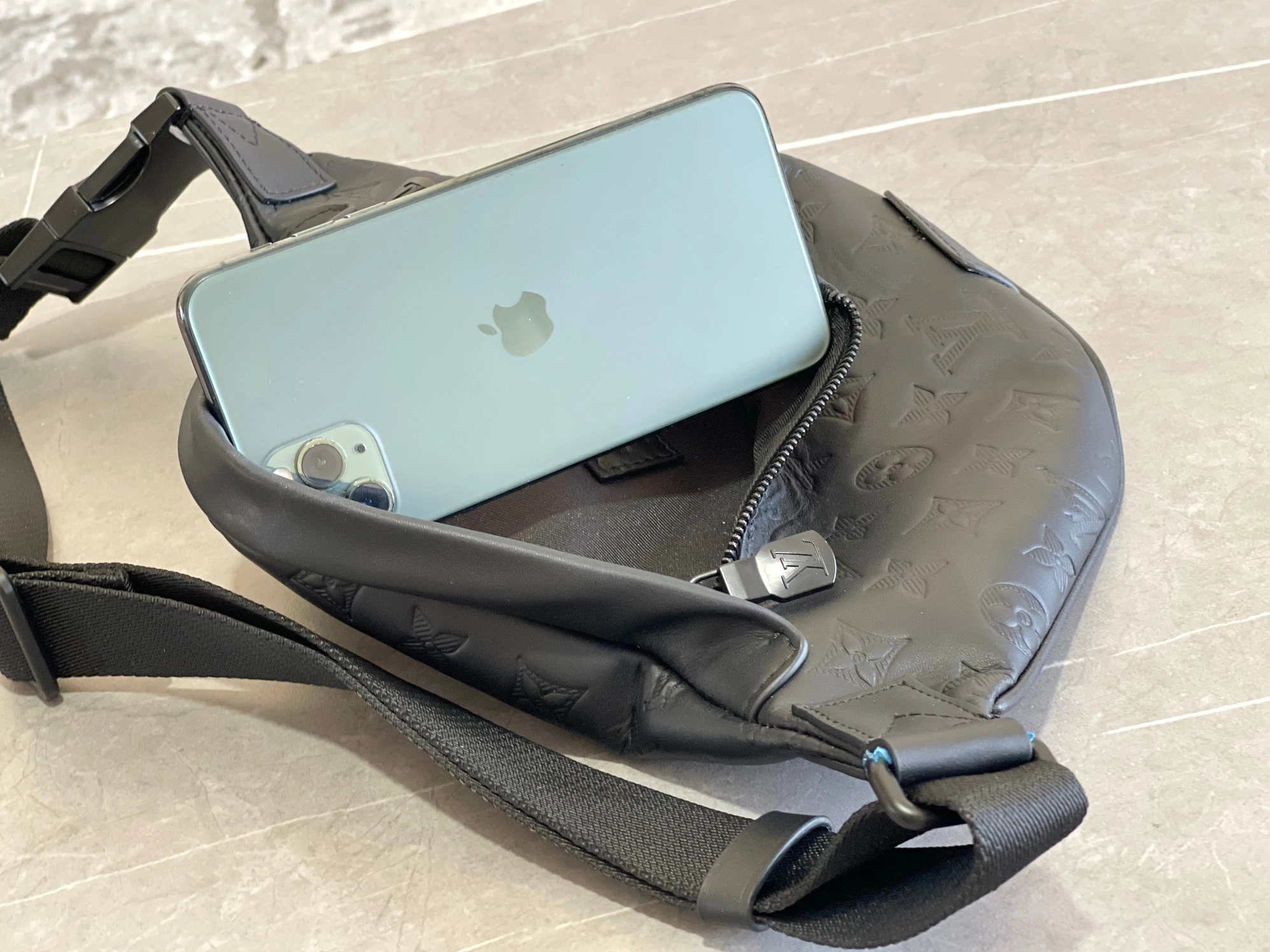 Louis Vuitton LV AAA Quality Belt Bags Reliable 7505 - Image 8