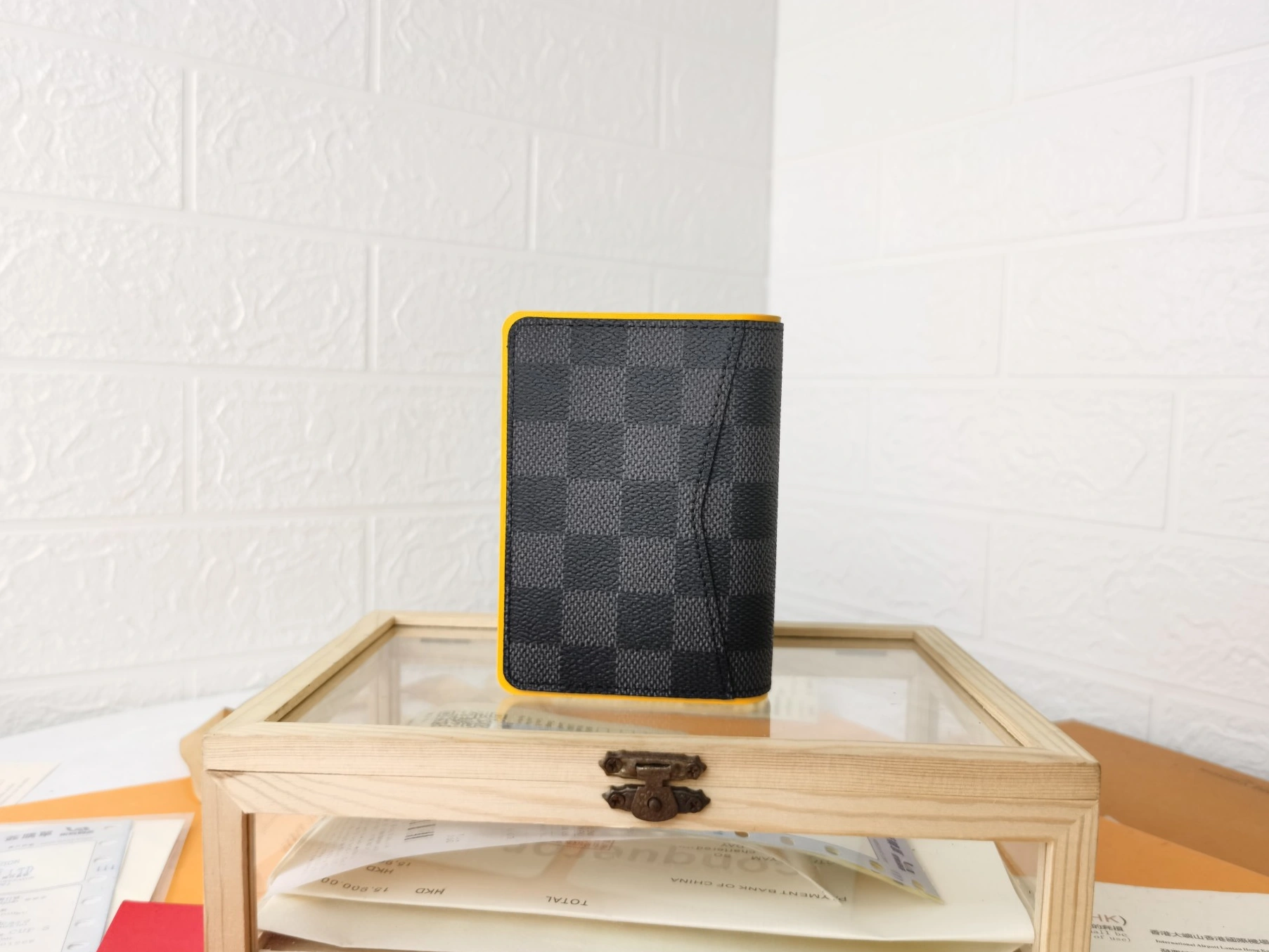 Louis Vuitton LV Card Case For Unisex Lightweight 8142 - Image 3