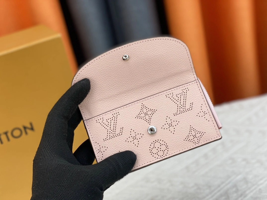 Louis Vuitton LV Card Case For Women Bright 6153 - Image 4