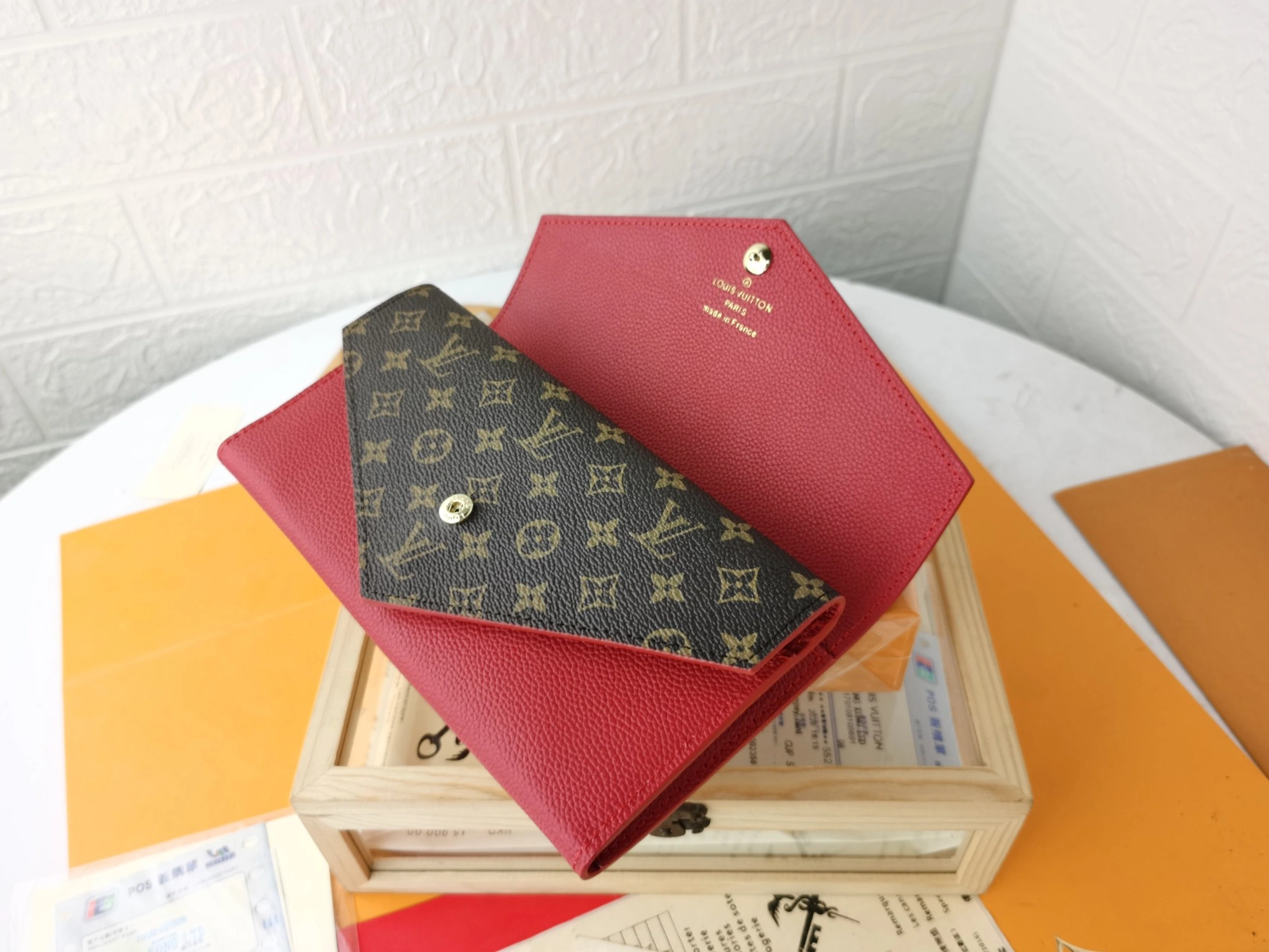 Louis Vuitton LV Card Case For Women Practical 9373 - Image 6