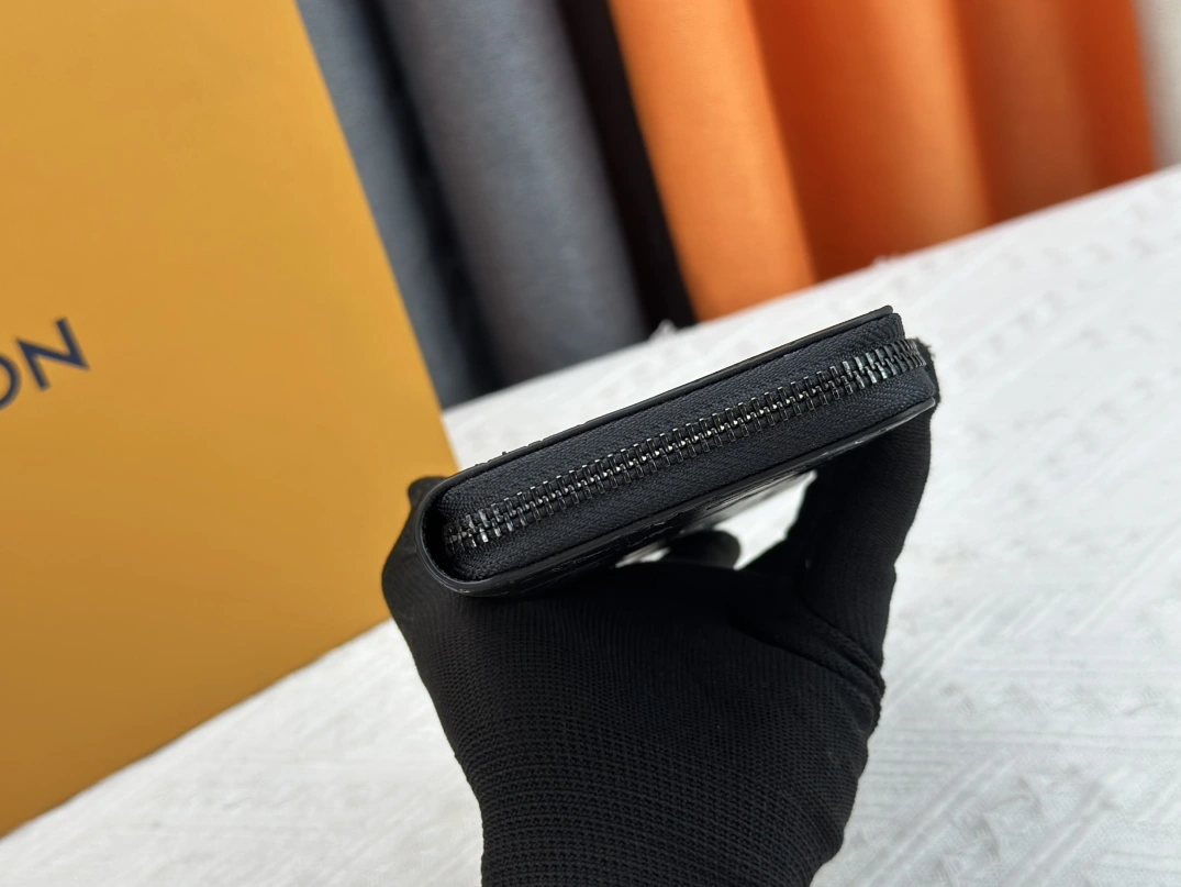 Louis Vuitton LV Card Case Functional 8810 - Image 5