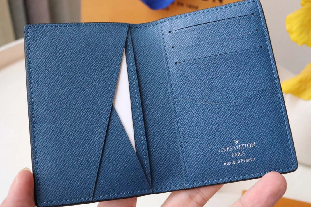 Louis Vuitton LV Card Case WellDesigned 6321 - Image 4