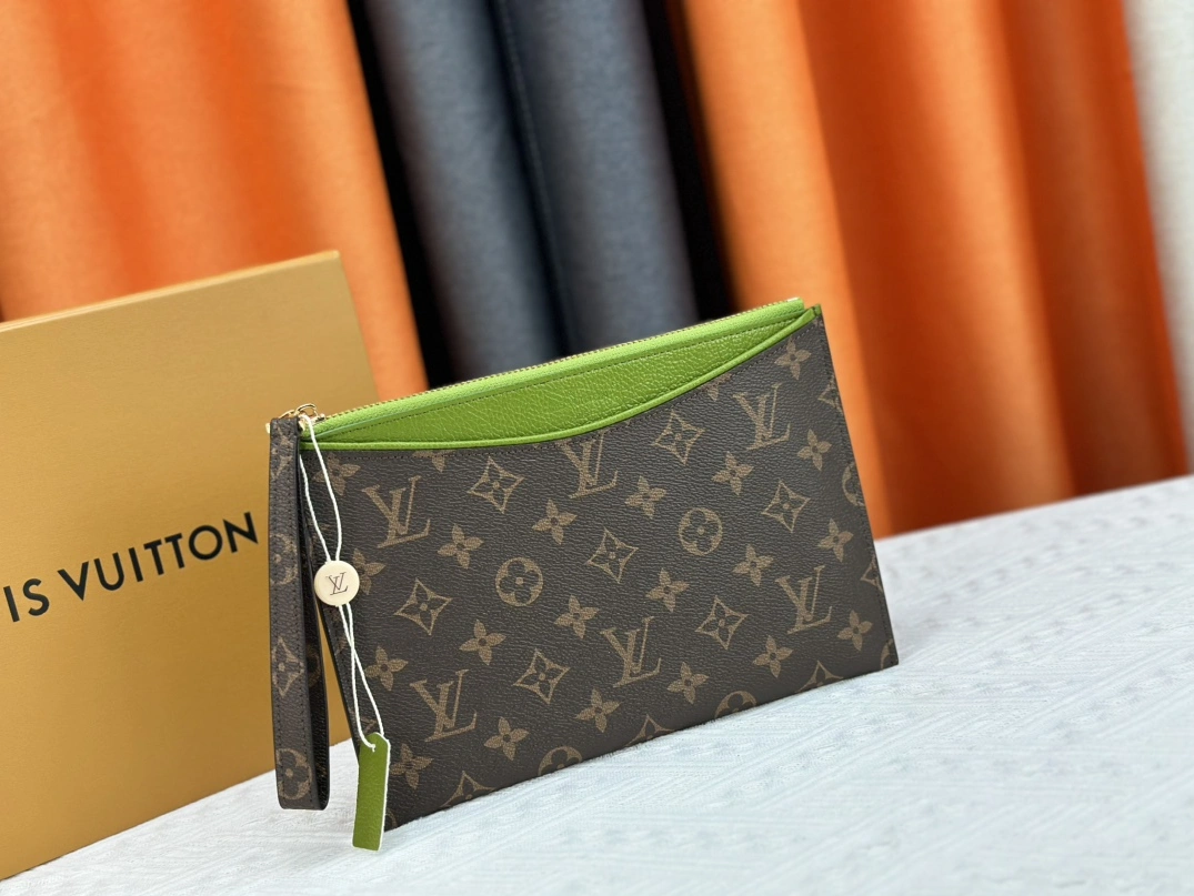 Louis Vuitton LV Wallets Bold 453