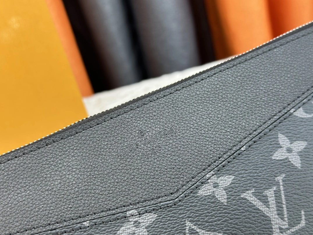 Louis Vuitton LV Wallets For Unisex Resilient 8390 - Image 5