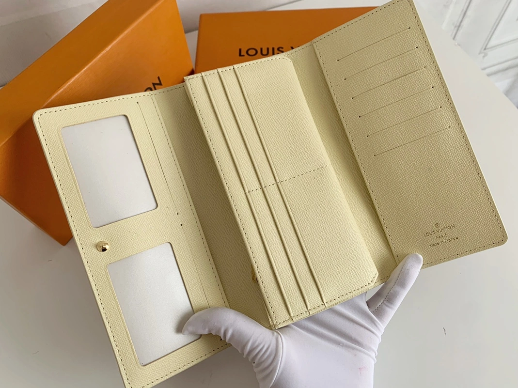 Louis Vuitton LV Wallets For Women Elegant 1799 - Image 4