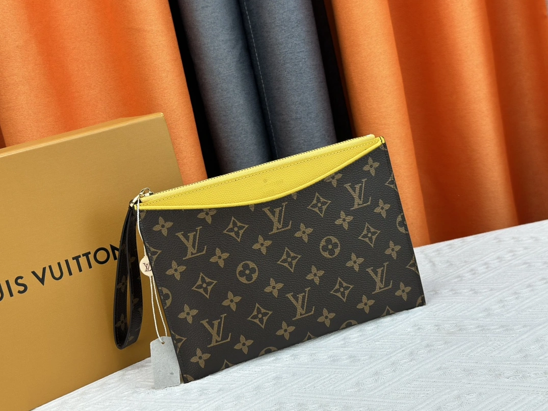 Louis Vuitton LV Wallets Resilient 3871