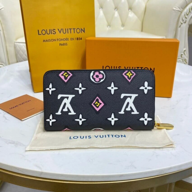 2 inside Louis Vuitton Monogram Pattern Zippy Wallet Black - Image 3
