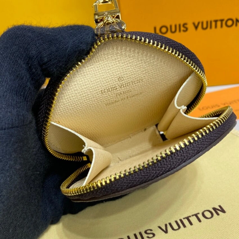Goldcolor Louis Vuitton Monogram Round Coin Purse - Image 8