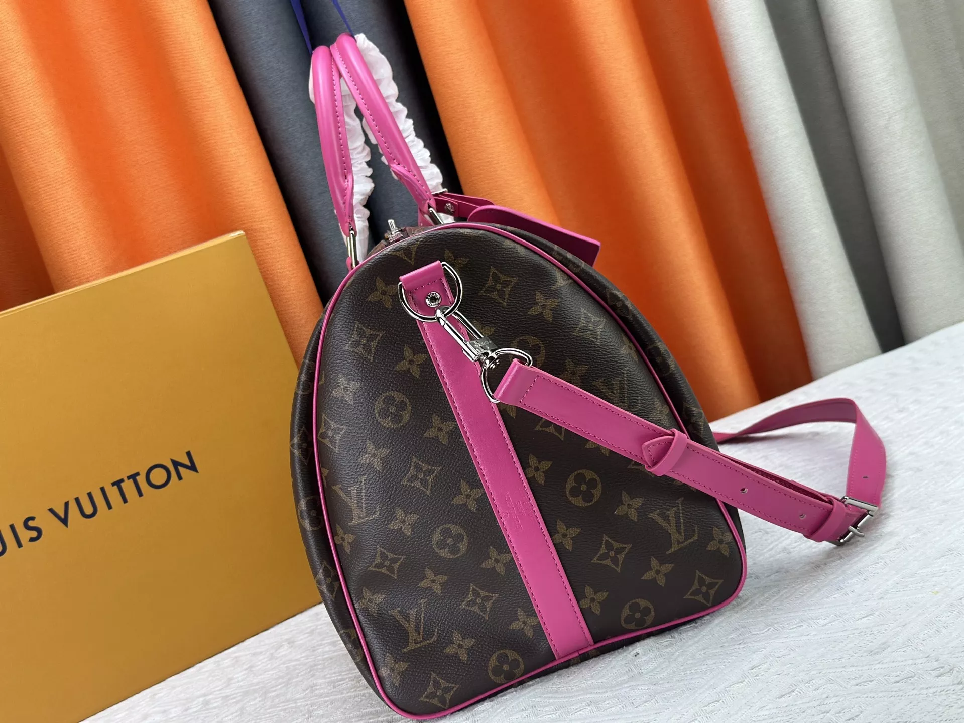 Louis Vuitton Travel Bags Lightweight 8665 - Image 3