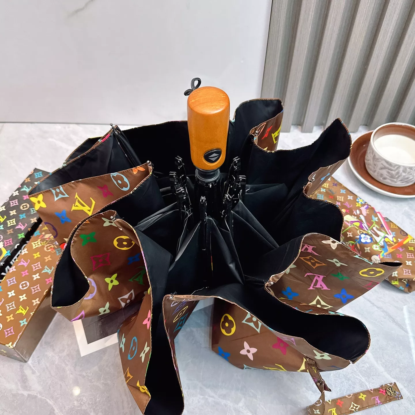 Louis Vuitton Umbrellas Classic 942 - Image 6