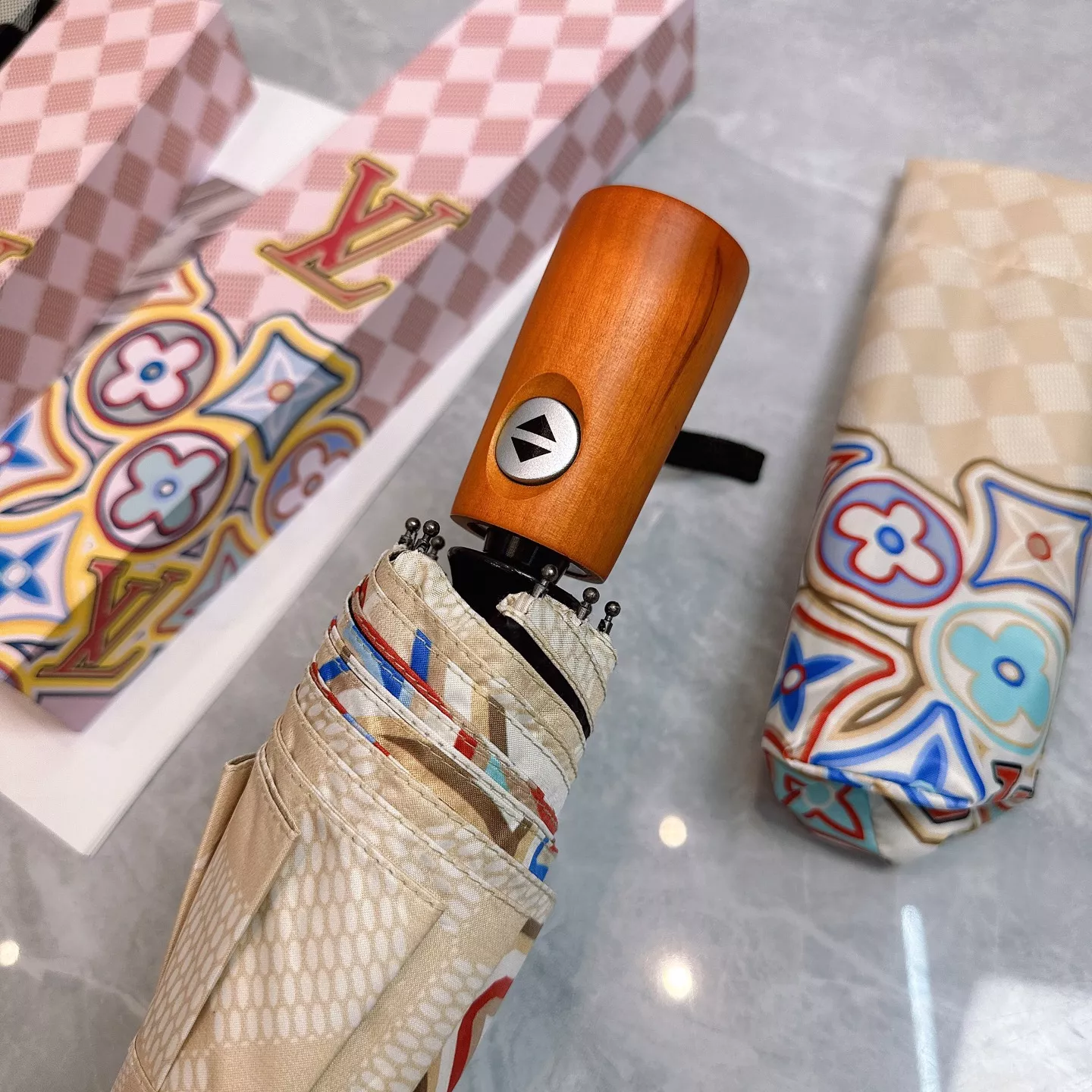 Louis Vuitton Umbrellas Unique 2622 - Image 3