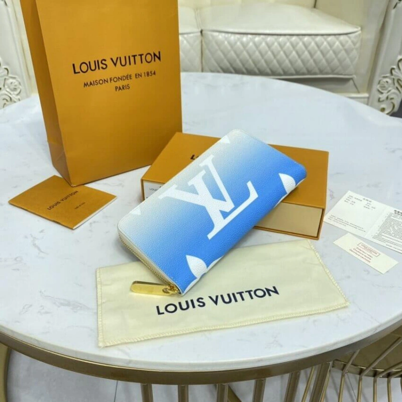 12 card s Louis Vuitton Zippy Wallet Blue - Image 4