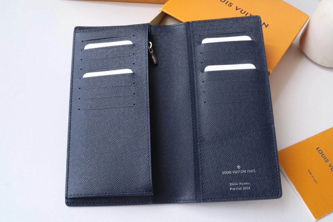 Minimalist 4963 Louis Vuitton AAA Quality Card Case - Image 4