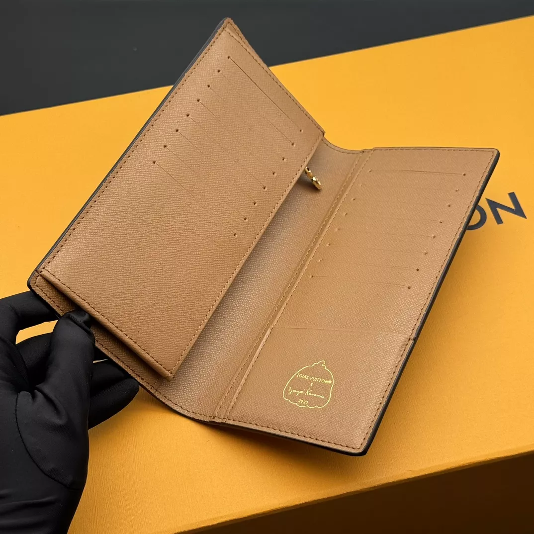 Modern 4117 Louis Vuitton LV Card Case - Image 4