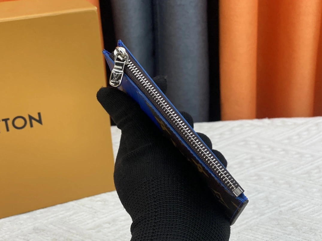 Modern 5746 Louis Vuitton LV Card Case For Women - Image 4