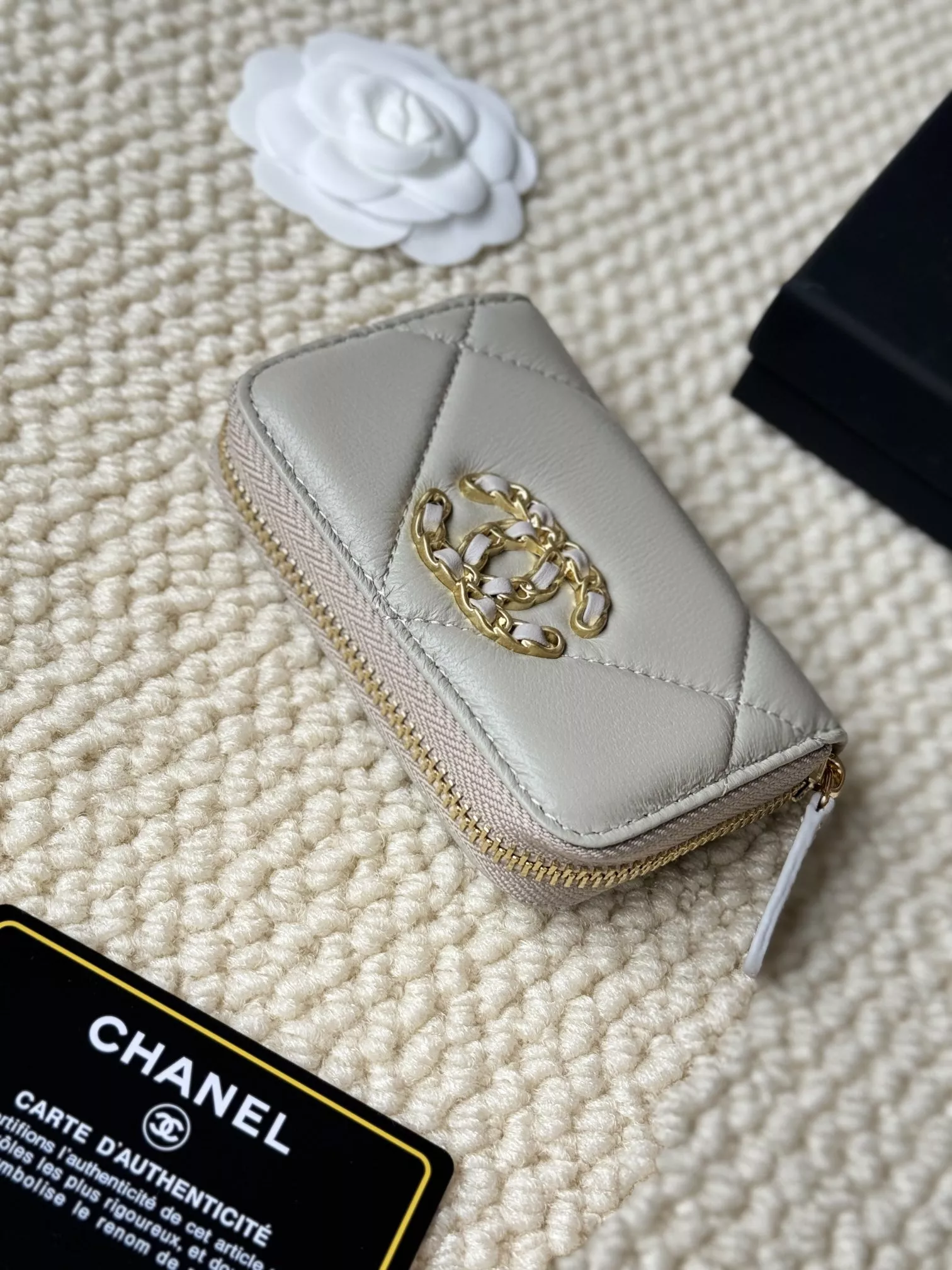 ModernLook 6934 Chanel Card Case