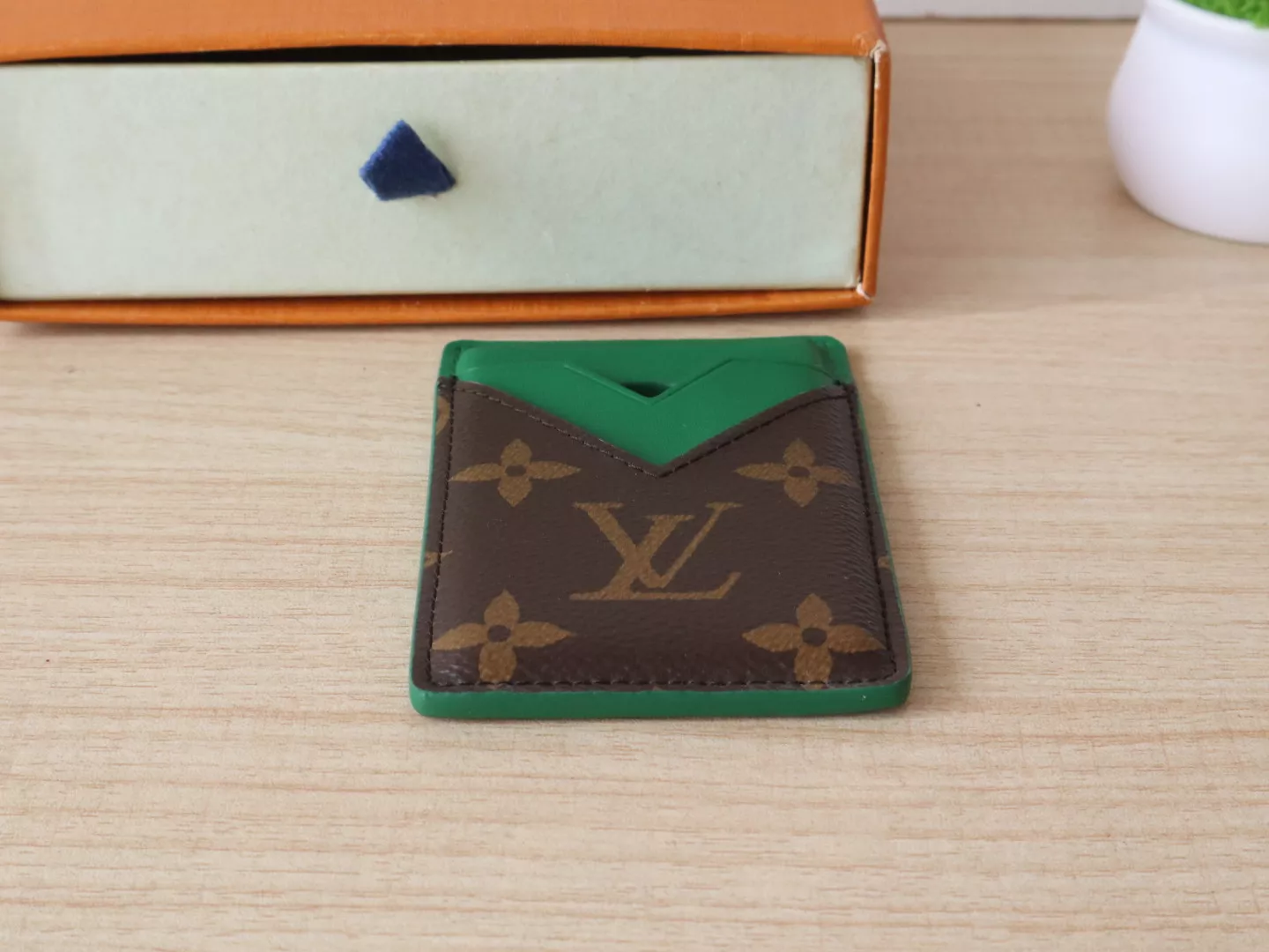 ModernLook 7315 Louis Vuitton LV Card Case For Women - Image 4