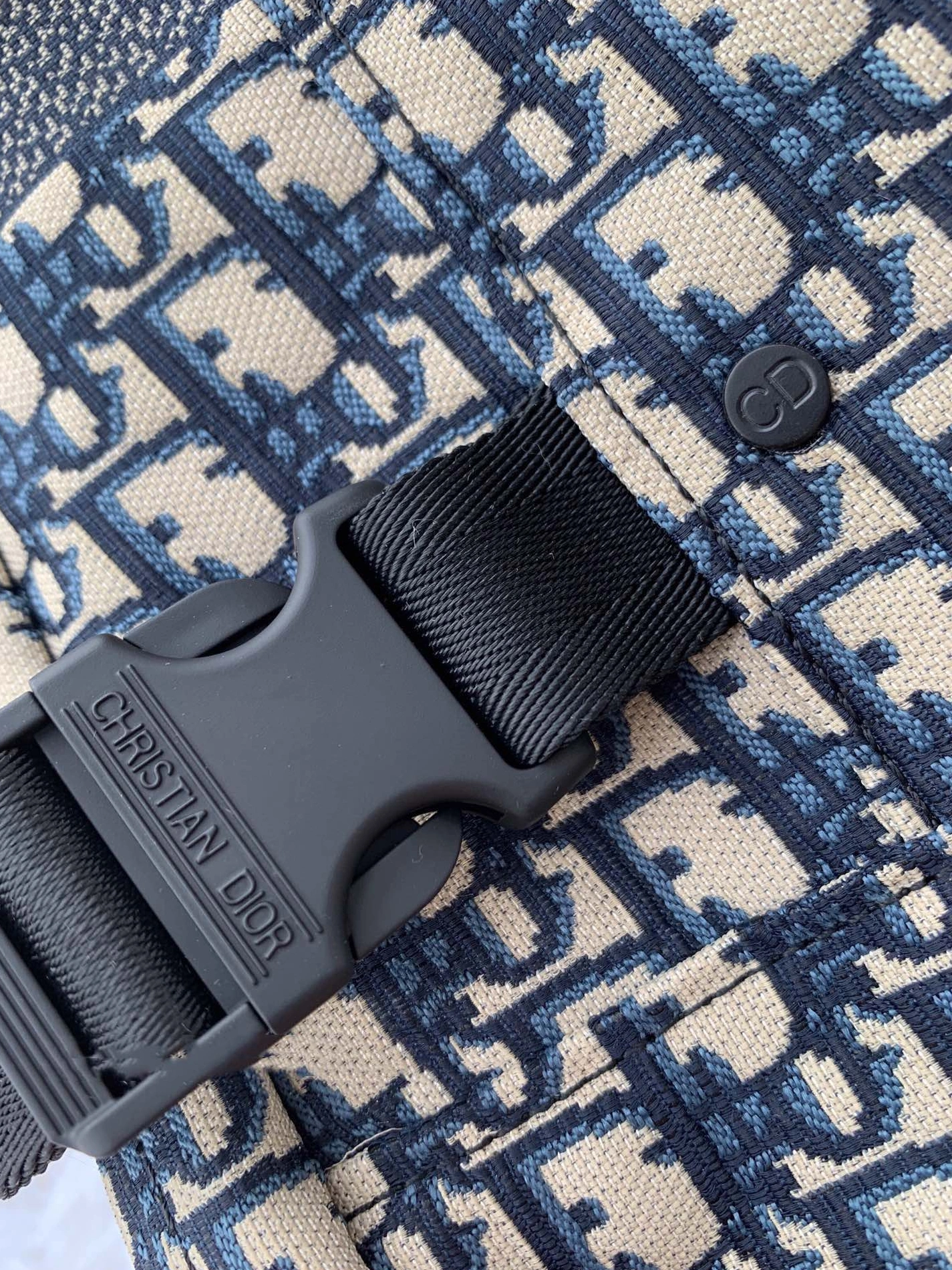 ModernLook 739 Christian Dior Luggage and Duffle - Image 7