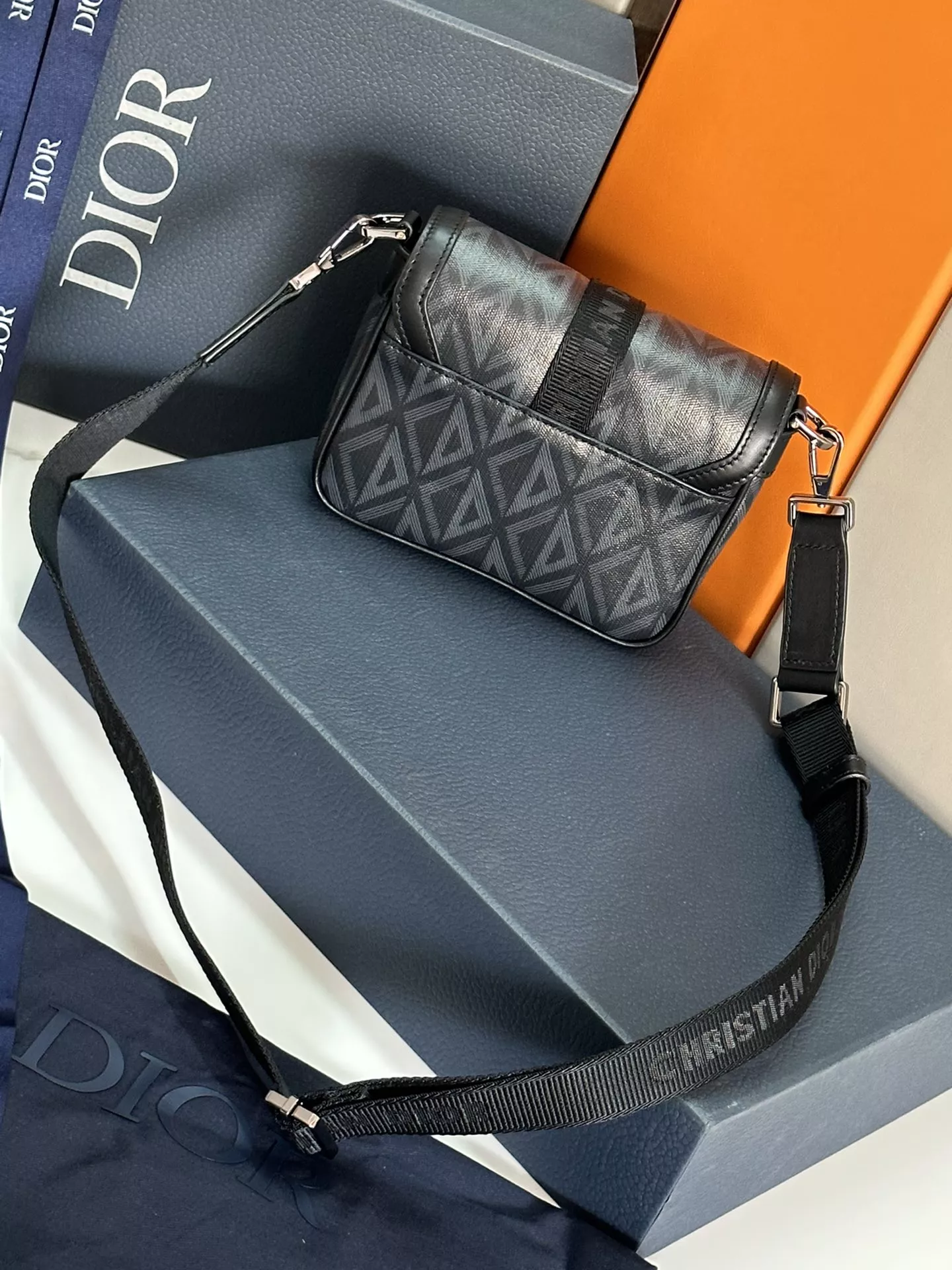 NewStyle 7946 Christian Dior AAA Man Messenger Bags