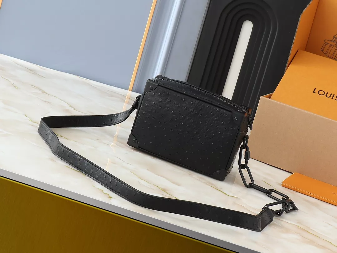 Refined 9639 Louis Vuitton AAA Quality Messenger Bags For Unisex - Image 3