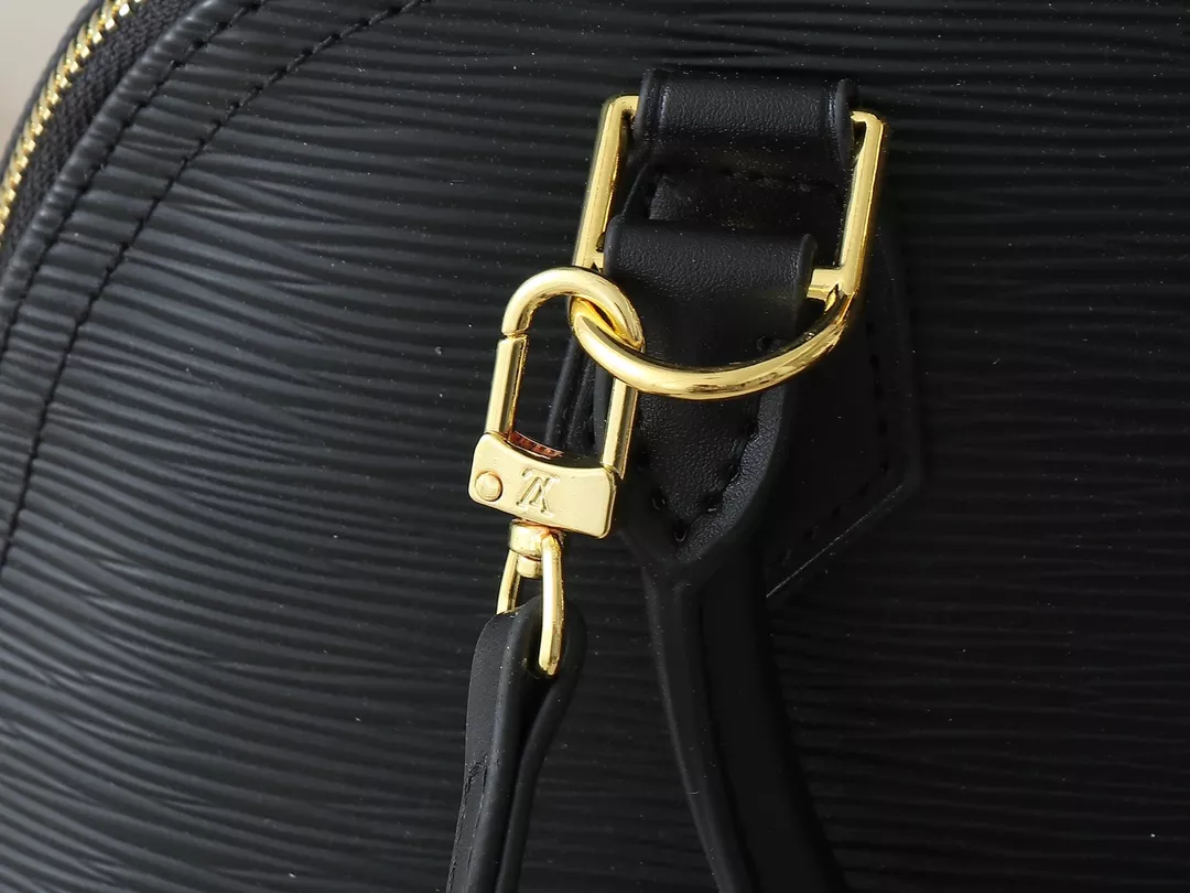 Resilient 4232 Louis Vuitton AAA Quality Messenger Bags For Women - Image 7