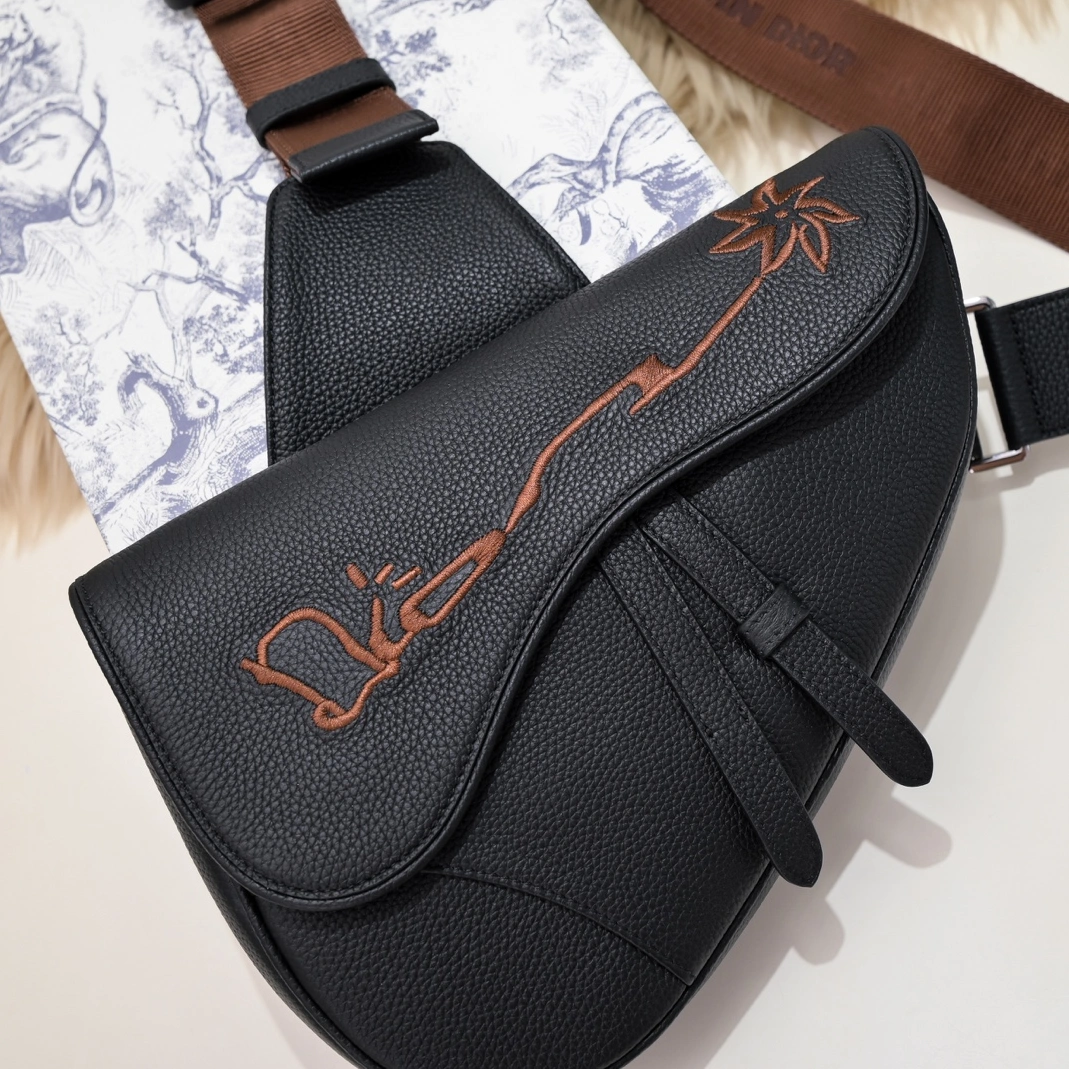 SmartChoice 3609 Christian Dior AAA Man Messenger Bags - Image 3