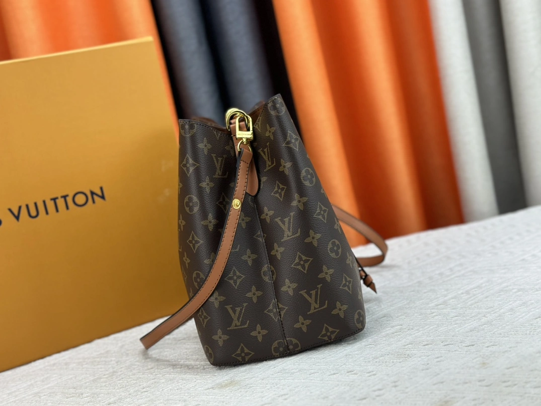 SmartChoice 8580 Louis Vuitton AAA Quality Messenger Bags For Women