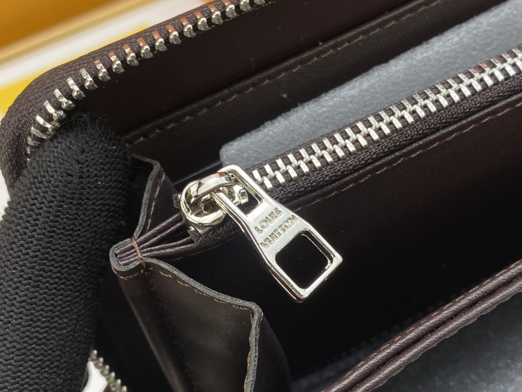 SmartChoice 9320 Louis Vuitton LV Wallets - Image 6