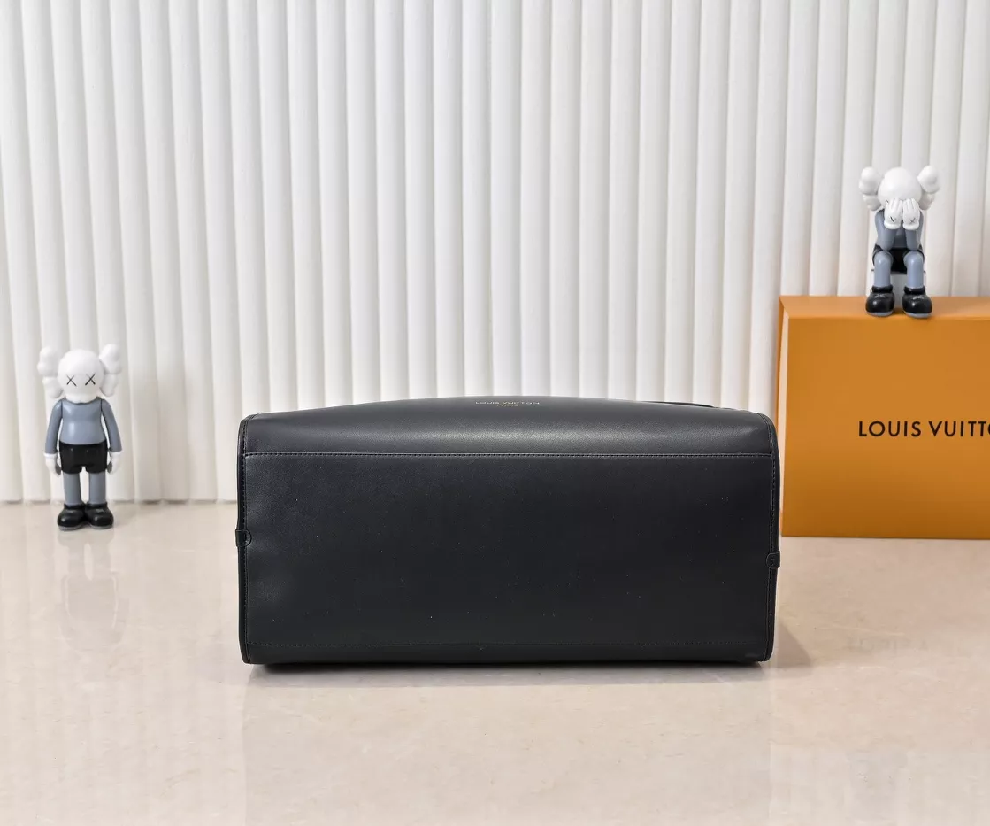 Sophisticated 1544 Louis Vuitton AAA Quality Handbags For Women - Image 4