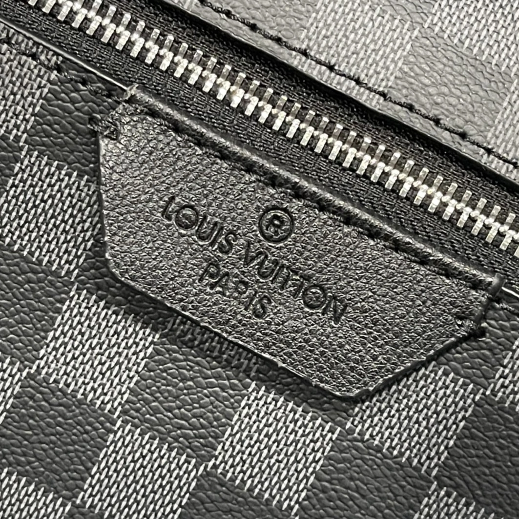 Sophisticated 3919 Louis Vuitton AAA Quality Backpacks For Unisex - Image 5