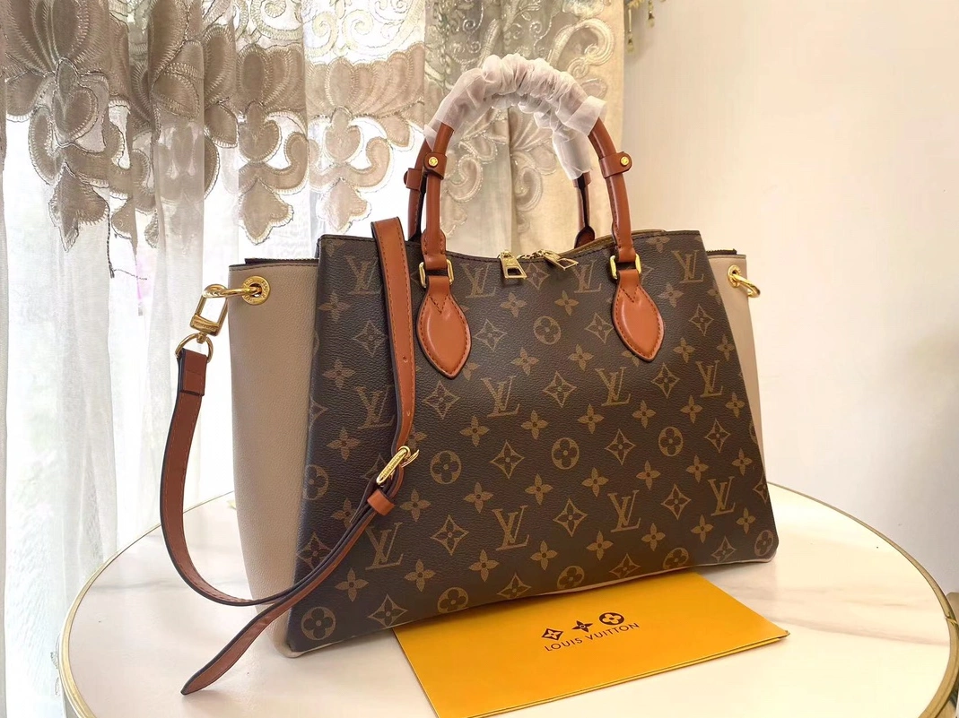 Timeless 4533 Louis Vuitton AAA Quality Handbags For Women - Image 3