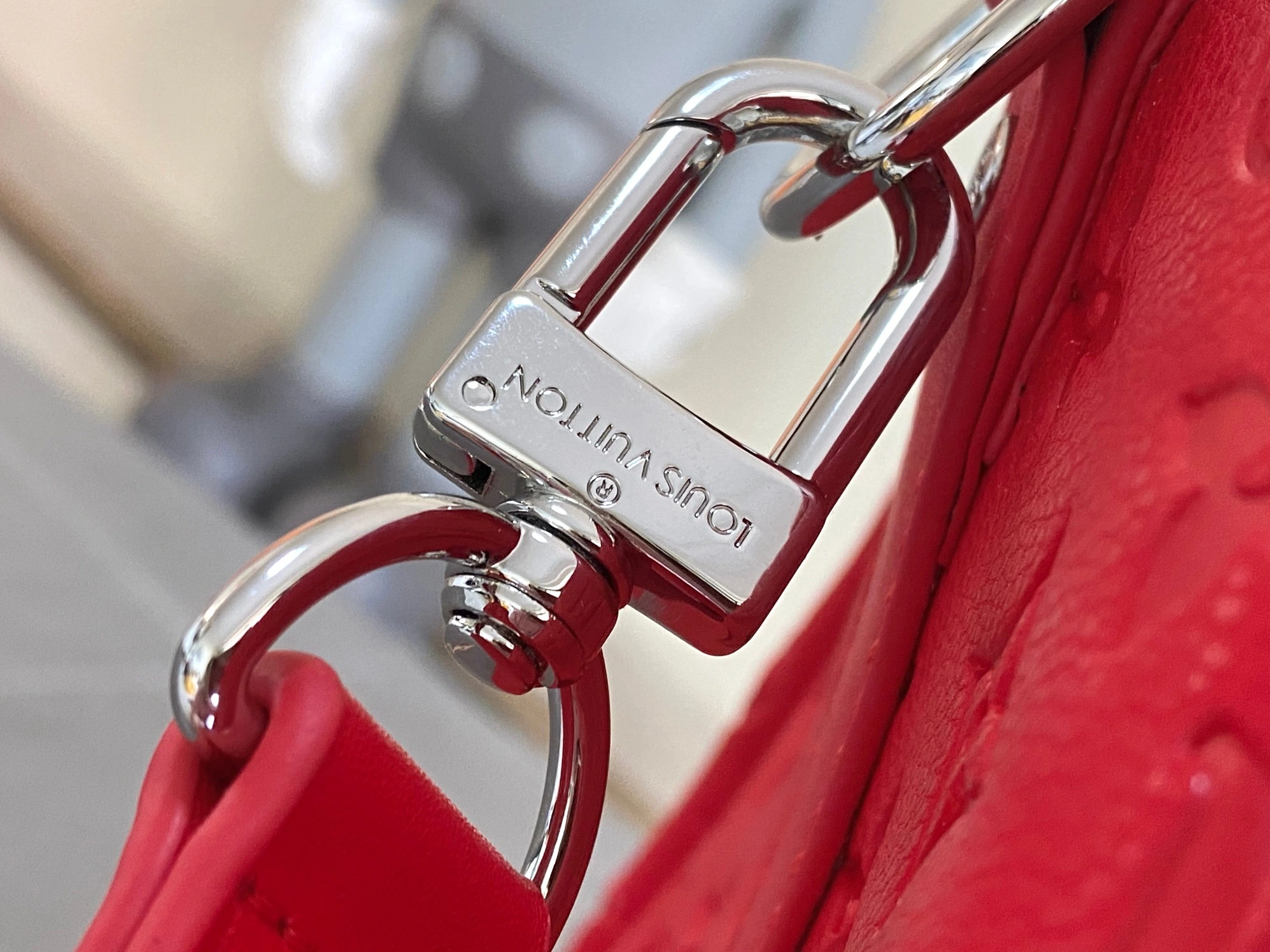 Trendsetting 3010 Louis Vuitton Travel Bags - Image 6