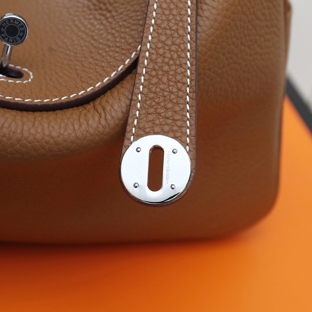 Trendsetting 366 Hermes AAA Quality Handbags For Women - Image 6