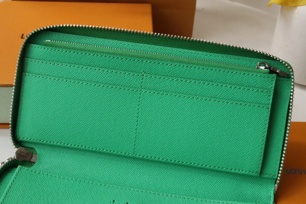 Unique 698 Louis Vuitton AAA Quality Card Case - Image 6