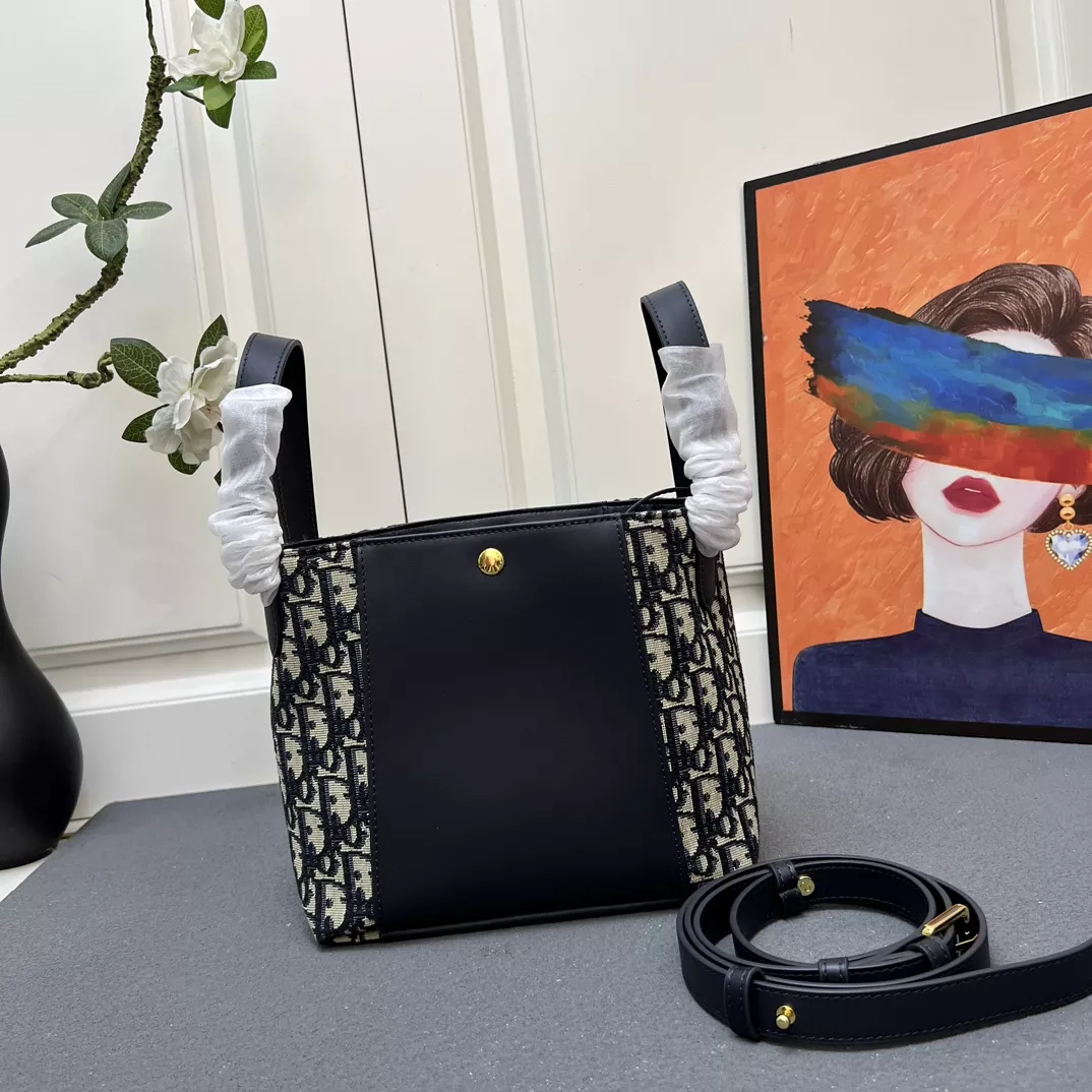 UrbanStyle 1721 Christian Dior AAA Quality Handbags For Women - Image 3