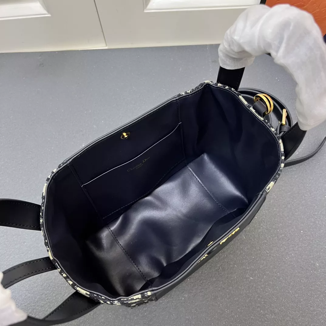 UrbanStyle 1721 Christian Dior AAA Quality Handbags For Women - Image 8