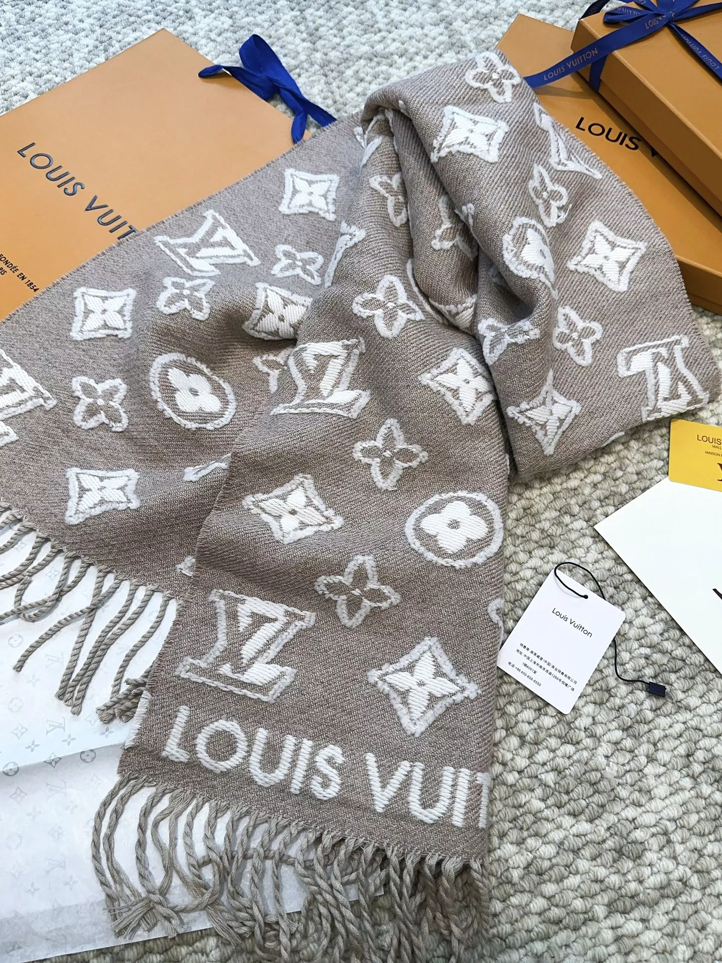 UrbanStyle 6277 Louis Vuitton Scarf For Women - Image 5