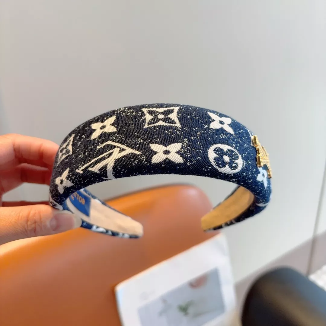 UrbanStyle 7123 Louis Vuitton LV Headband For Women - Image 4